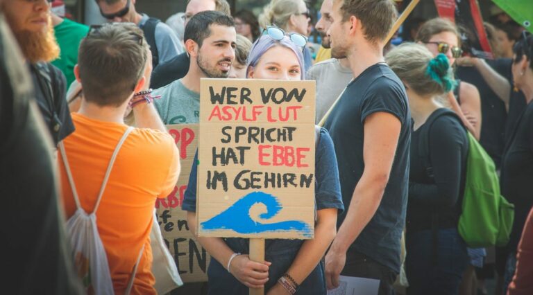 Demo: Seebrücke statt Seehofer